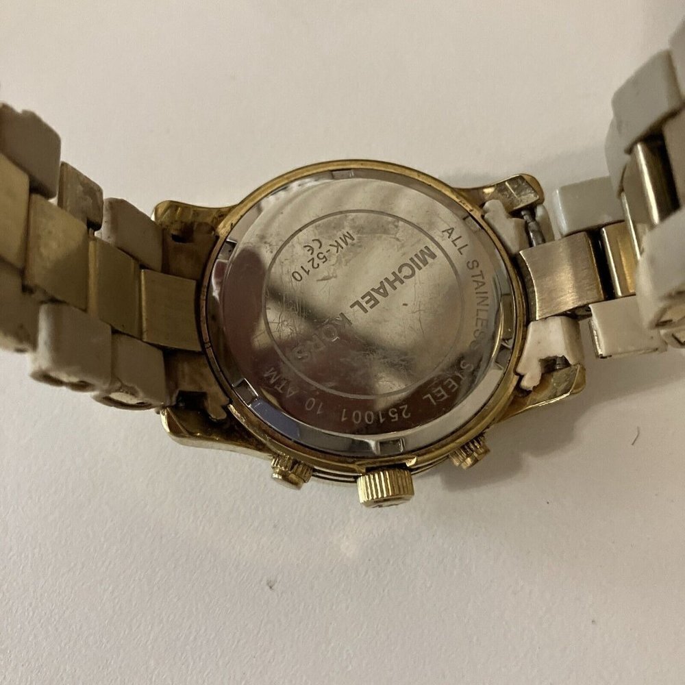 Michael Kors Watch Needs Battery And Can Be Used For Pieces - Picture 7 of 7